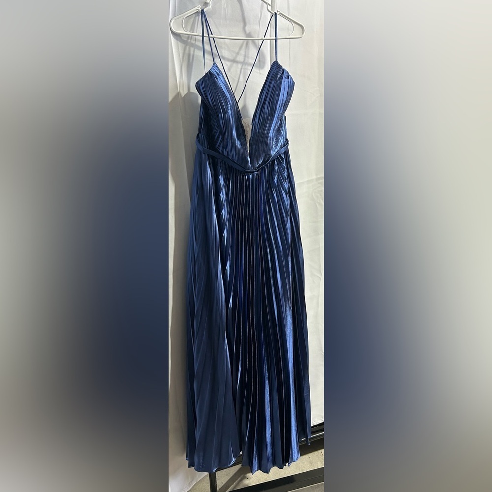 Mac Duggal 49039 NWT Plunge Neck Pleated Evening Gown - Picture 4 of 8
